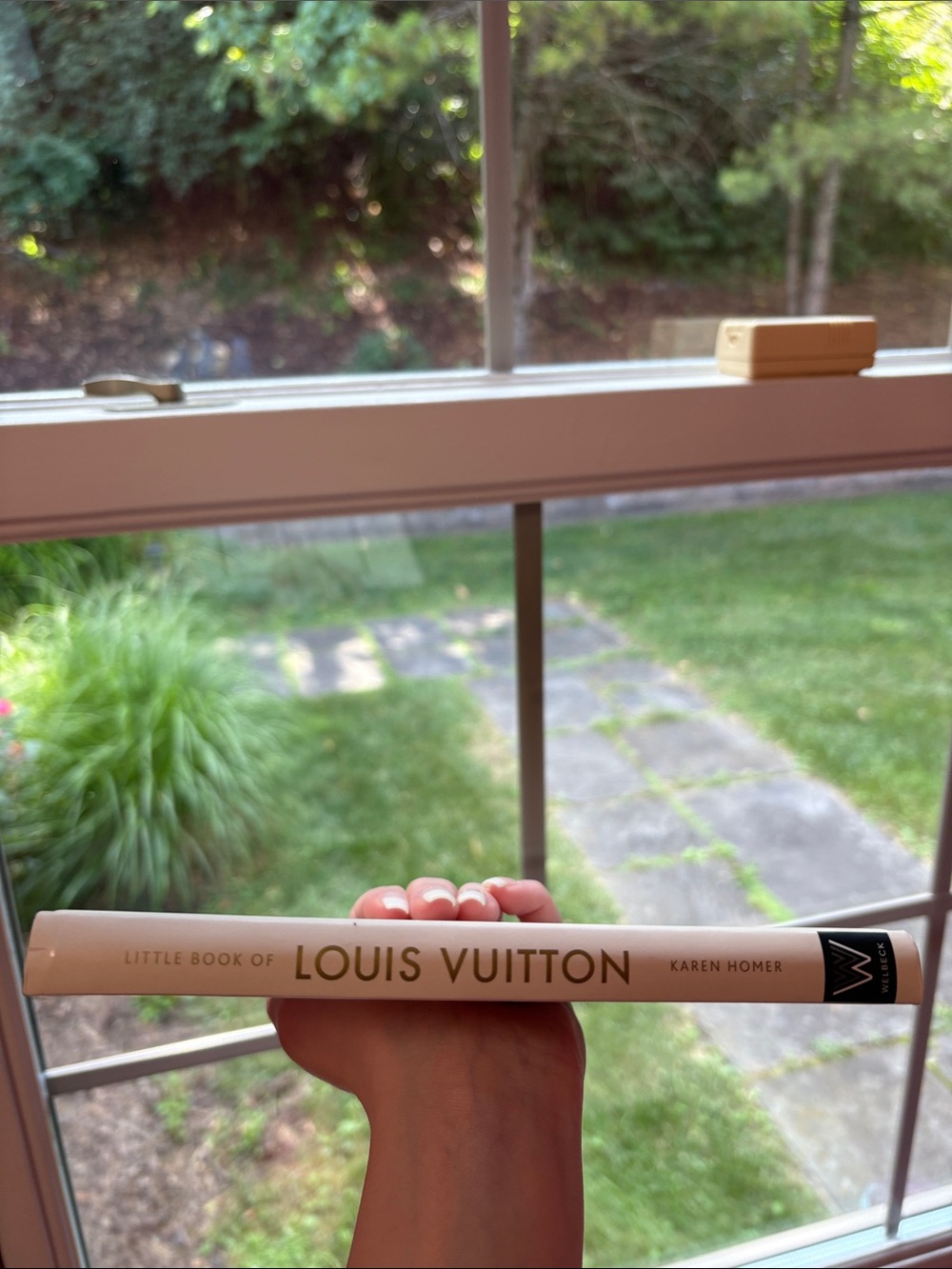 Little Book of Louis Vuitton White and Gold Decorative Book - Picture 3 of 4